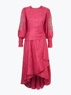 שמלה Tess Dress על רקע אפור פנינה קר