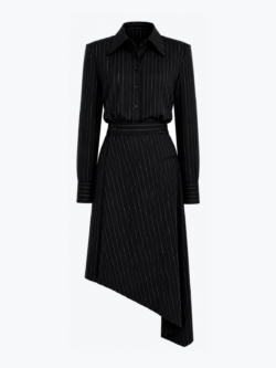 חליפת PINSTRIPED SET BLACK על רקע אפור פנינה קר