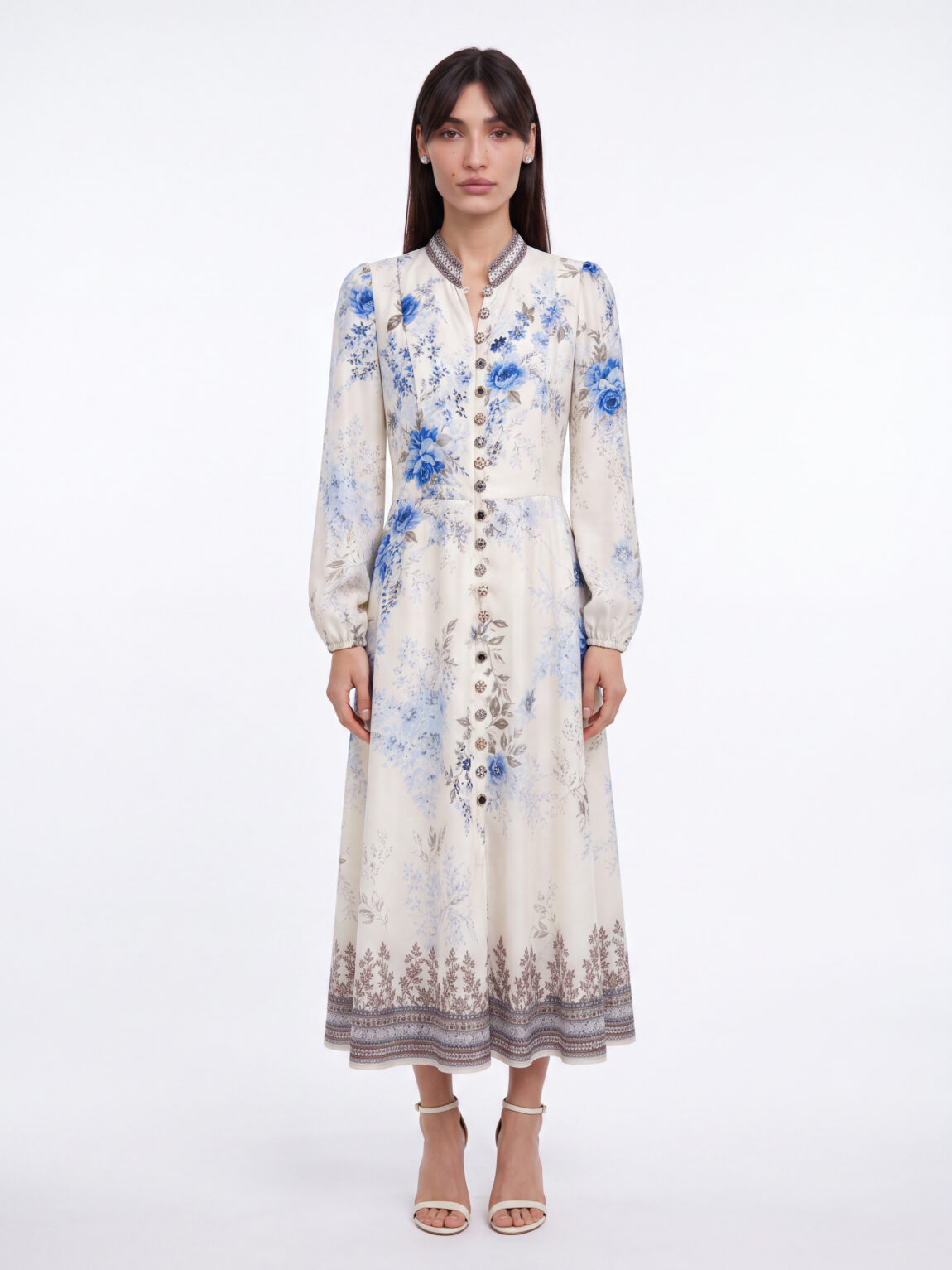 Bella לובשת שמלת VER'E SHABBAT DRESS כחולה פרחונית של HADARA