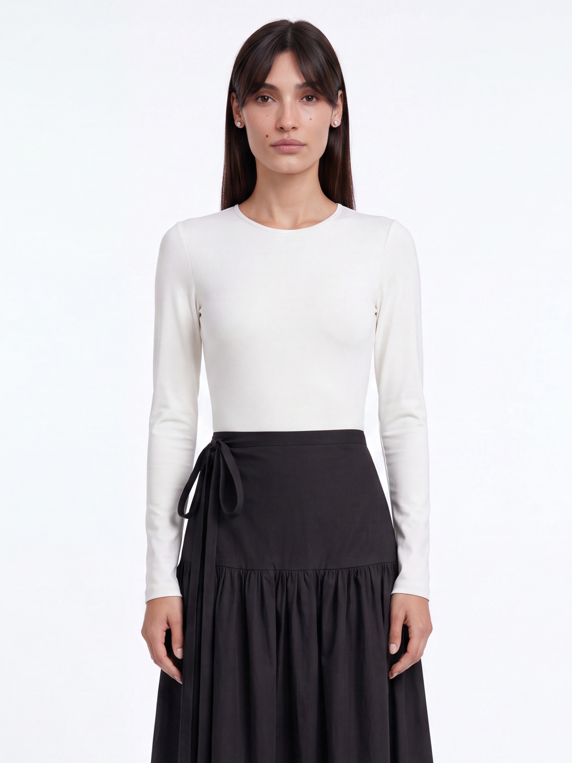 espresso-skil-bodysuit-white-model-image Model image