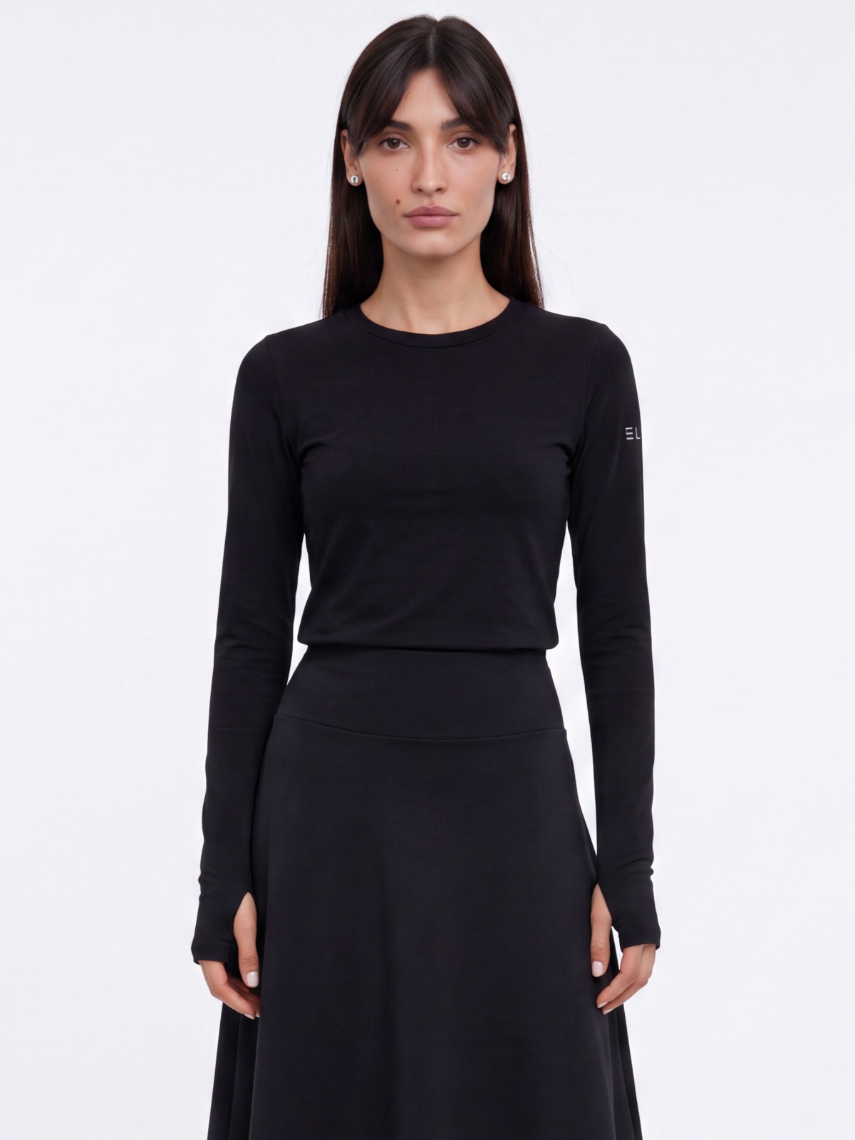 ely-active-long-sleeve-black-model-image Model image