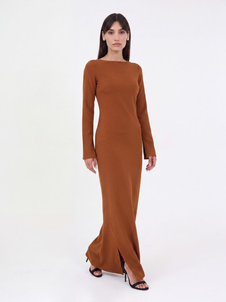 בלה לובשת שמלת אמונה בחום פרימיום של ADEL BOUTIQUE